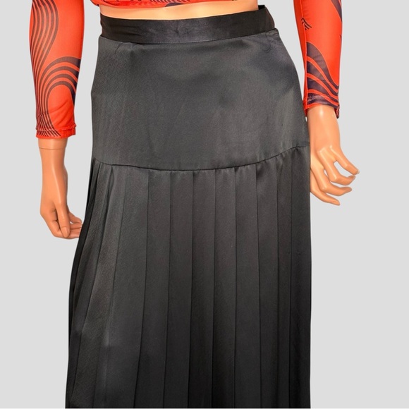 Liz Claiborne Drop Waisted Pleated Skirt Black Liquid Satin Goth Girl Neutral 10 - Picture 3 of 10